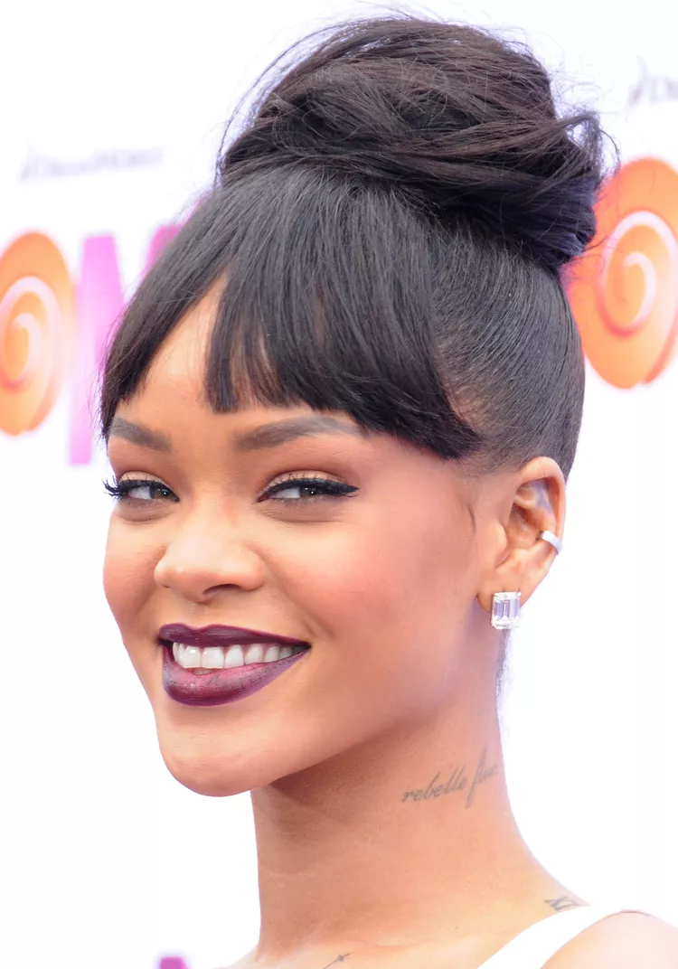 30+ Flattering Hairstyles for Big Foreheads That Frame Your Face ...